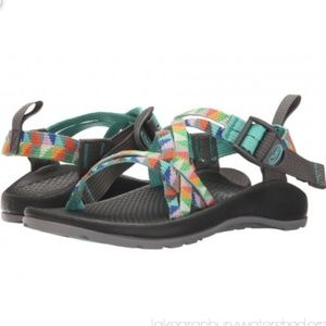 camper turquoise chacos
